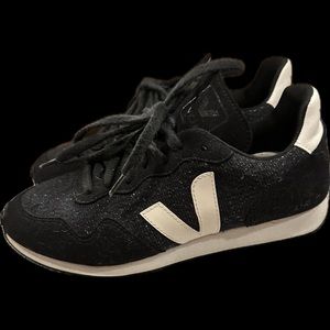 VEJA SDU REC FLANNEL NAVY WITH WHITE V SNEAKER (Size 8)